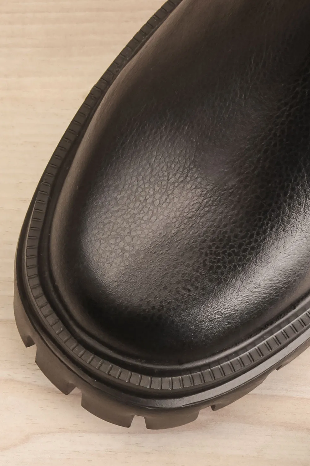 Agora Black | Cleated Chelsea Boots