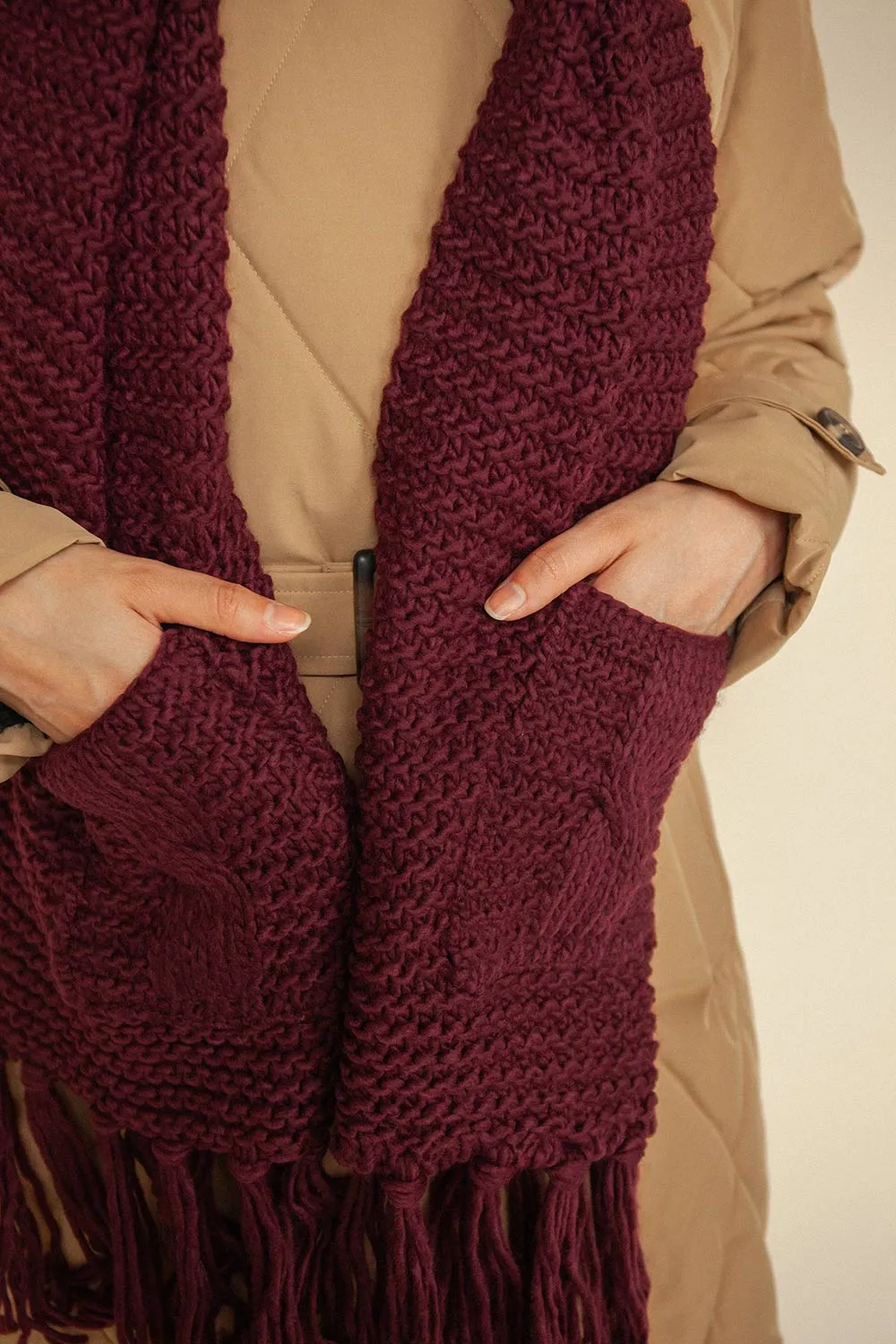 Chunkyss Black | Thick Knit Scarf w/ Pockets