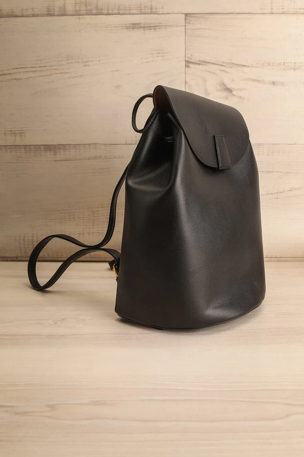 Maitu Black | Small Vegan Leather Backpack