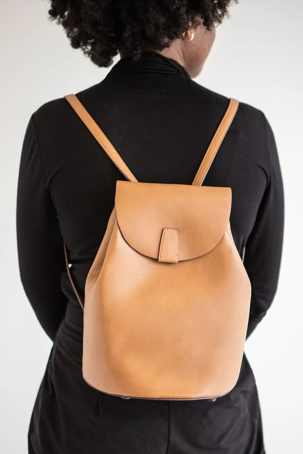 Maitu Black | Small Vegan Leather Backpack
