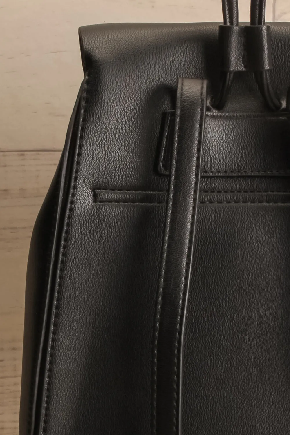 Maitu Black | Small Vegan Leather Backpack