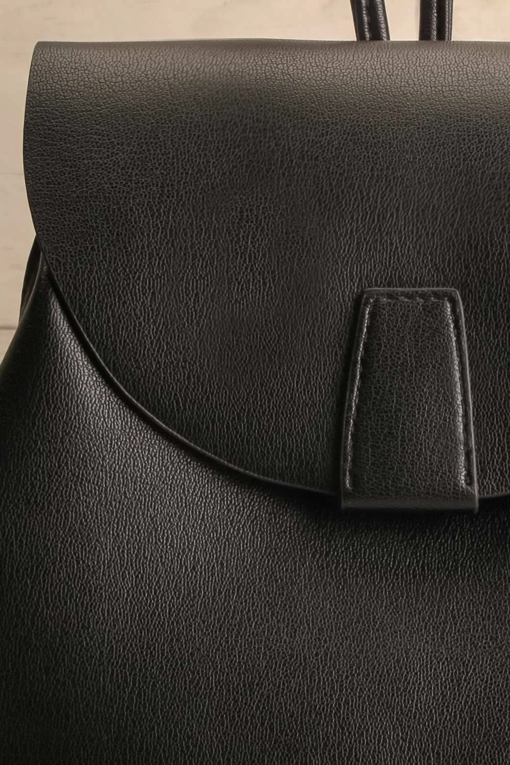 Maitu Black | Small Vegan Leather Backpack