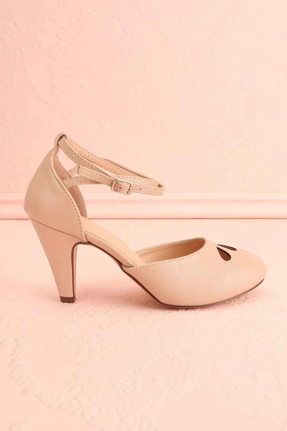 Sapinette Beige | Round Toe Heeled Shoes