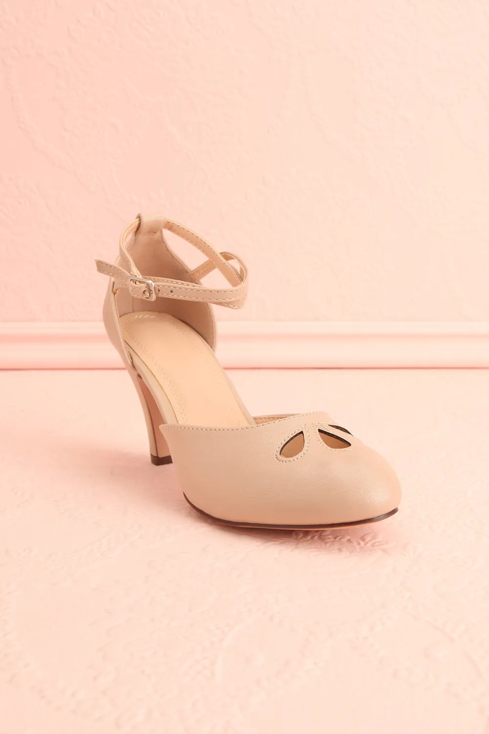 Sapinette Beige | Round Toe Heeled Shoes