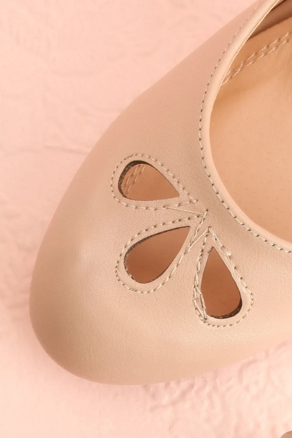 Sapinette Beige | Round Toe Heeled Shoes
